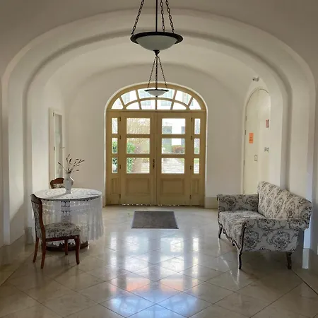 Apartment Sea-dweller